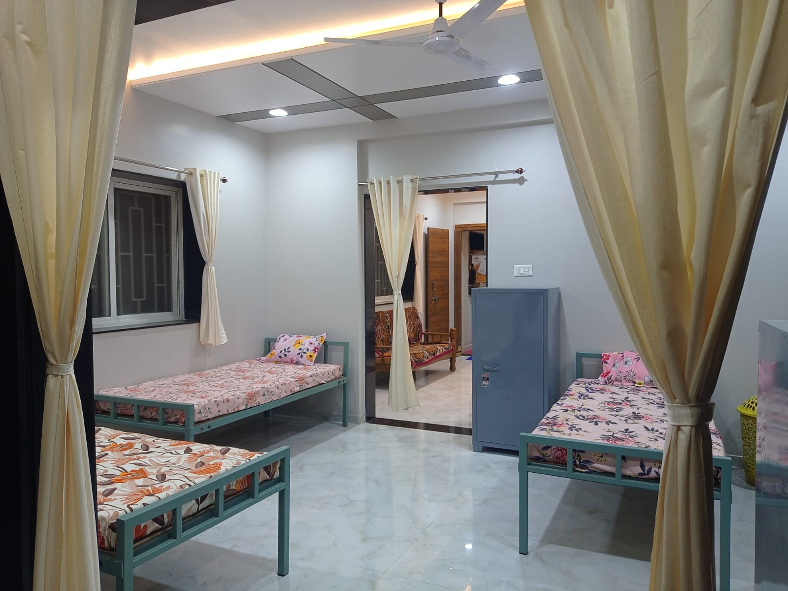 UMA PG room